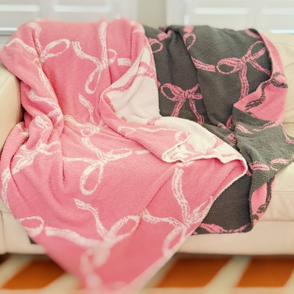 Stacey B's Bow Scalloped Coziest Blanket