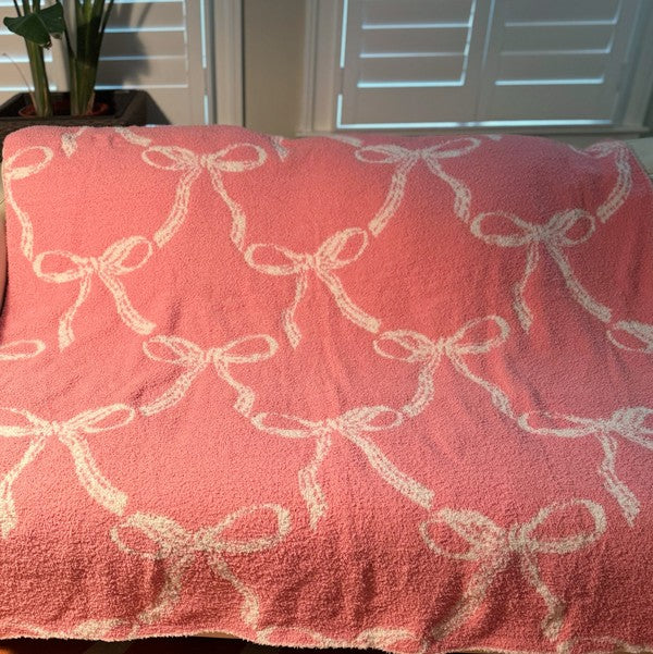 Stacey B's Bow Scalloped Coziest Blanket