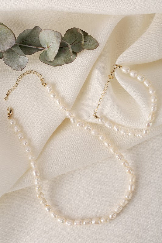 Stacey B's Mid-sized natural pearl bracelet, necklace set